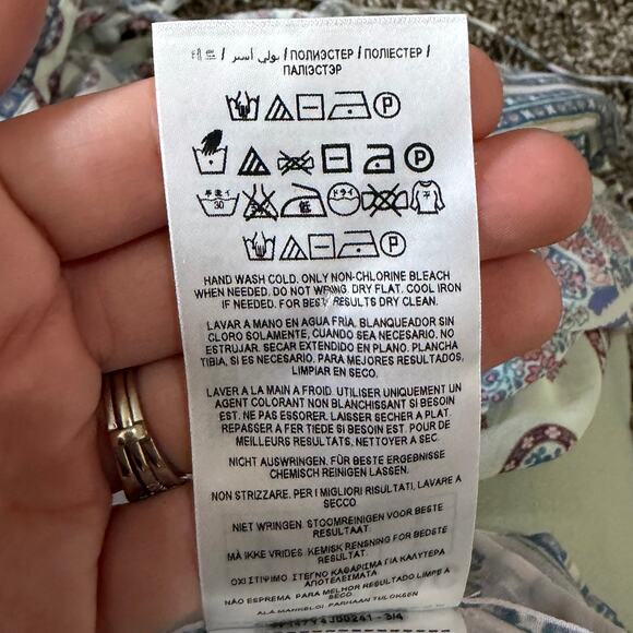 Marciano Women's Gypset Top Small Bohemian Gypsy Flowy Cold Shoulder Boho NWT - Picture 8 of 9